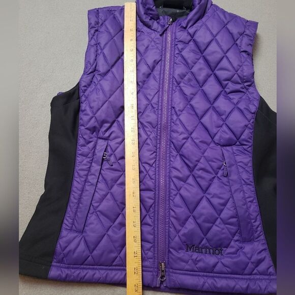 MARMOT Diamond Quilted Vest, insulated Size Medium - Purple - Picture 12 of 13